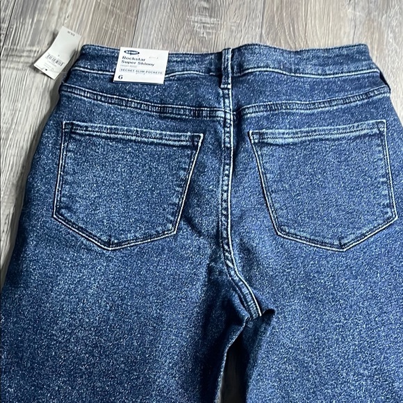Old Navy Women's Blue Jeans New with Tags - Picture 4 of 7
